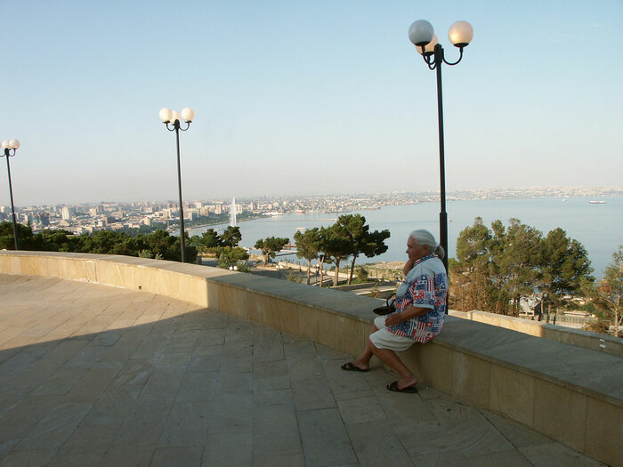 Pause in Baku