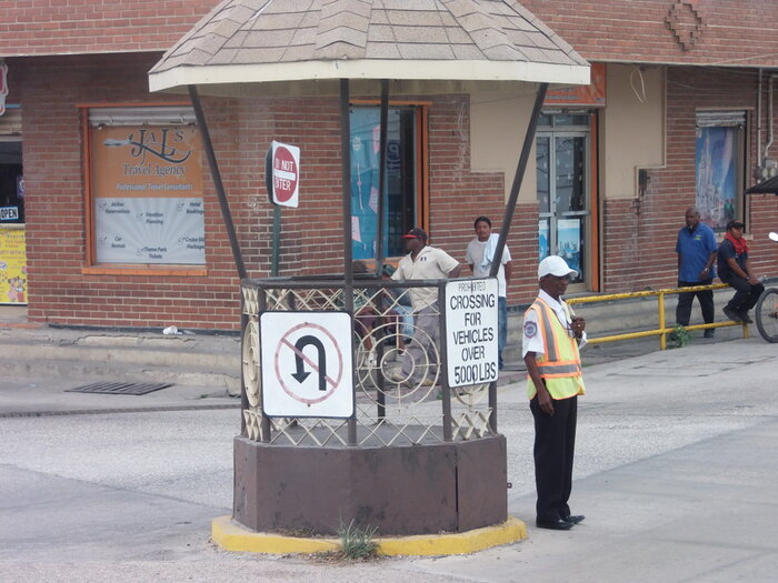 Verkehrspolizist in Belize-Stadt