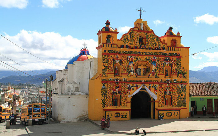 Kirche in San Andrés Xecul, Guatemala