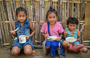 Kinder, Thailand, Essen