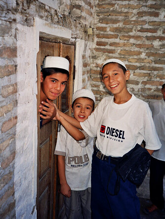 Schüler einer Madrasa in Kokand in Usbekistan