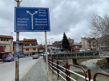 Straßenschild Kosovo