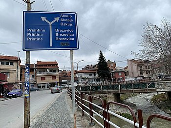 Straßenschild Kosovo