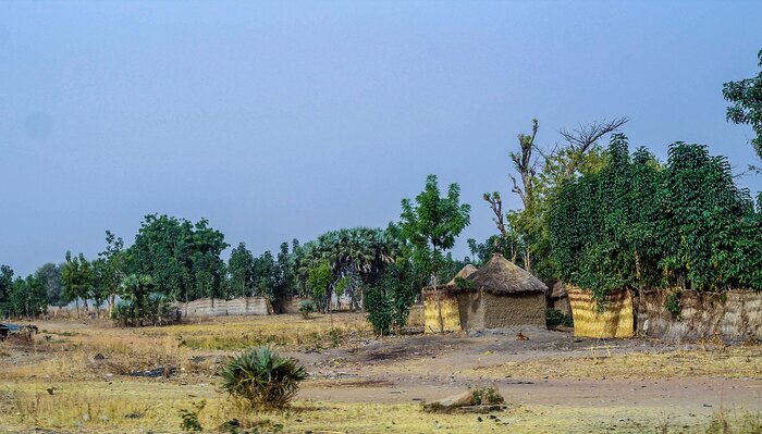 Hütte auf dem Land in Nigeria