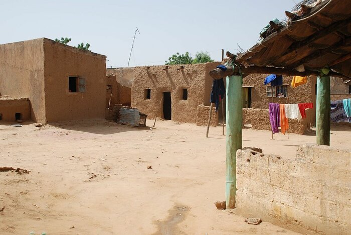 Haus aus Adobe-Ziegeln in Kaédi