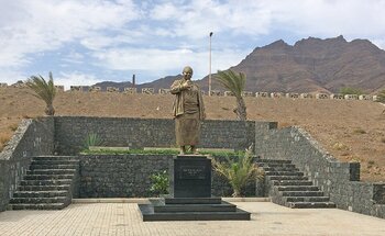 Statue von Cesária Évora, Morna-Sängerin von Kap Verde