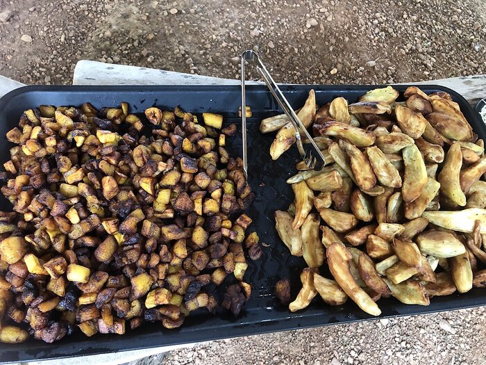 Alloco und Süßkartoffeln Verkauf von Alloco