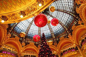 Kaufhaus an Weihnachten in Frankreich