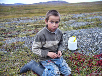 Junge in der Tundra, 2011