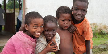 Vier Jungs aus São Tomé