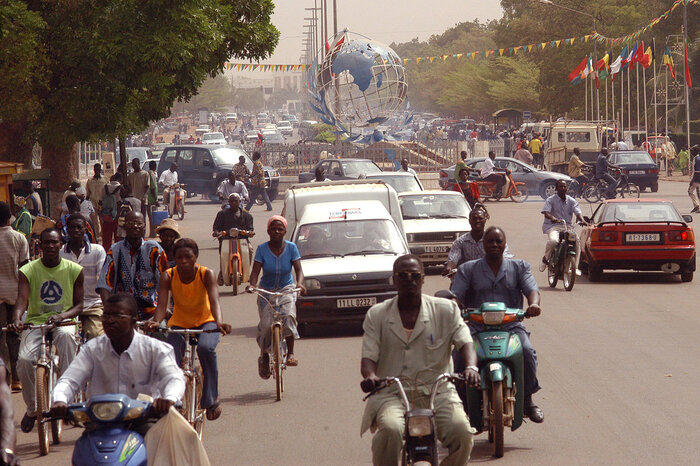 Verkehr in Ouagadougou Ouagadougou: rond-point des Nations-Unies