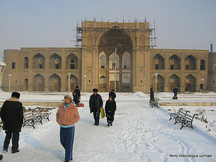 Menschen in Denov in Usbekistan