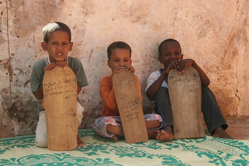 Jungen in einer Koranschule in Mauretanien