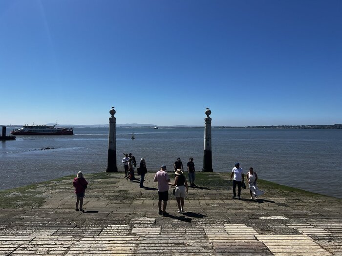 Cais das Calunas Kai am Tejo