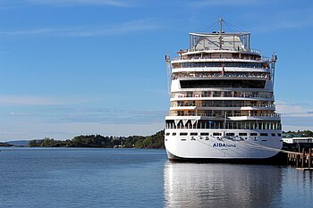 Kreuzfahrtschiff in Norwegen