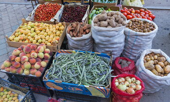 Essen in Armenien: viel Obst und Gemüse