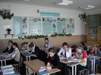 Schüler eines Gymnasiums in der Ukraine