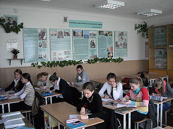 Schüler eines Gymnasiums in der Ukraine