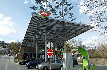 Solarbetriebene Tankstelle in Budapest