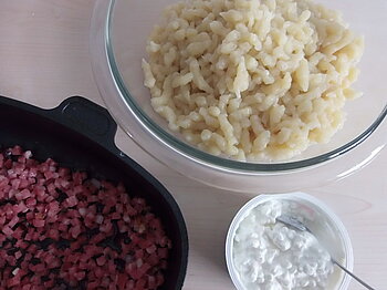 Spätzle, Speck und Hüttenkäse