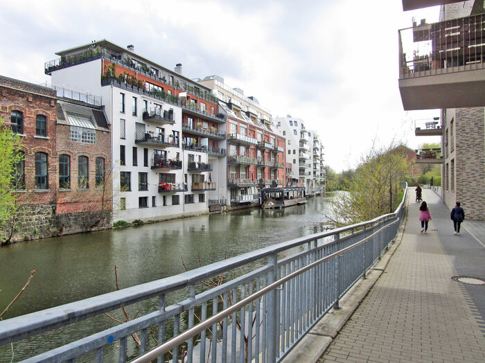 Die Weiße Elster fließt auch durch Leipzig – vorbei an diesen schicken Stadthäusern.