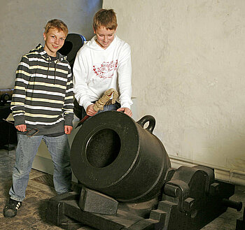 Einwohner von Dänemark: zwei Dänen im Museum