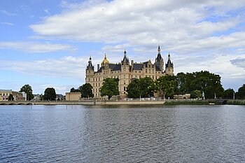 Schweriner Schloss im Schweriner See