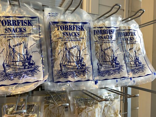 Trockenfisch als Snack in Norwegen