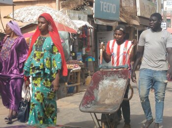 Gambia Kleidung