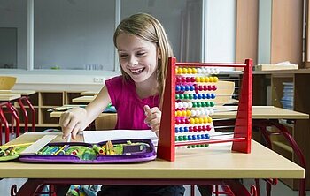 Mädchen im Klassenzimmer