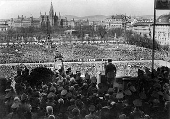 Verkündung des Anschlusses Österreichs durch Hitler