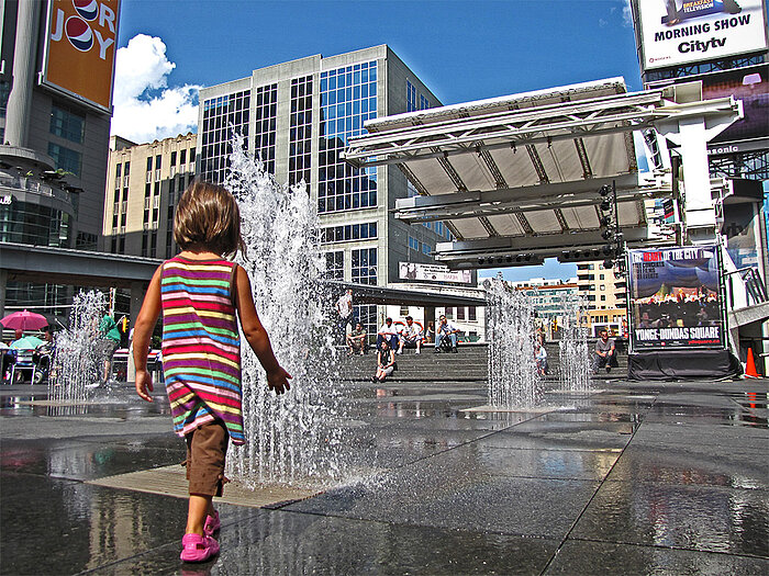 Yonge Dundas Square, Toronto