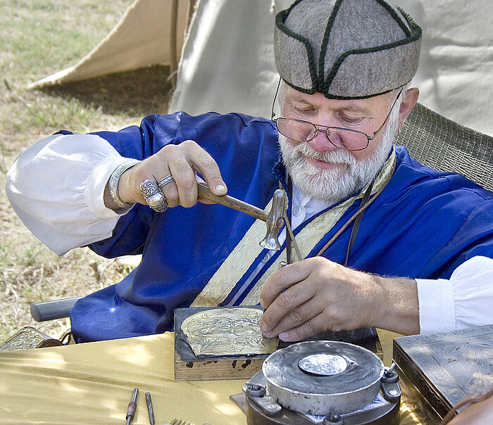 Ungar in traditioneller Kleidung