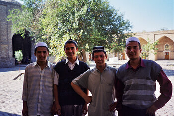 Schüler einer Madrasa in Usbekistan