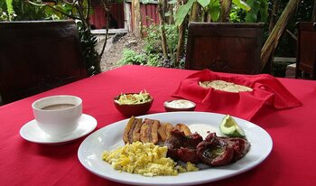 Typisches Frühstück in Honduras