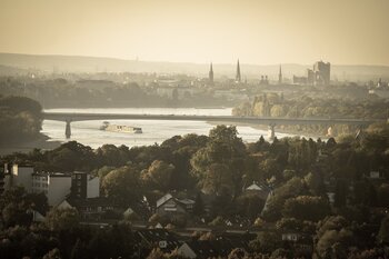 Bonn liegt am Rhein