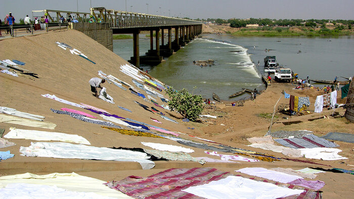 Wäsche am Fluss Senegal in Kayes