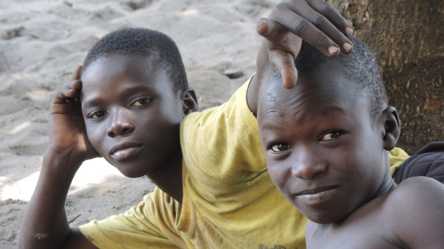 Zwei Jungs aus Cotonou
