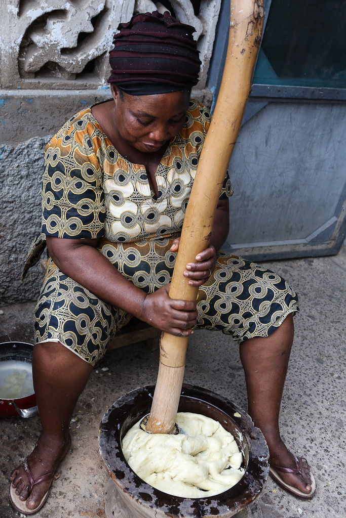 Herstellung von Fufu in Ghana