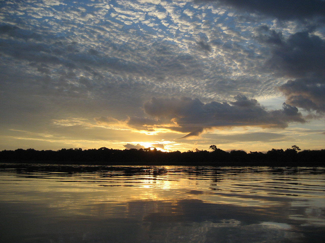 Sonnenuntergang am Fluss Kongo