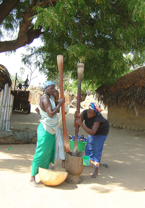 Hirse-Zubereitung im Senegal