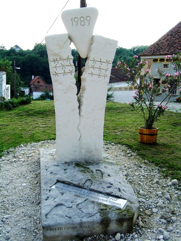 Denkmal der Grenzöffnung während des Paneuropäischen Picknicks in Fertőrákos am 19. August 1989